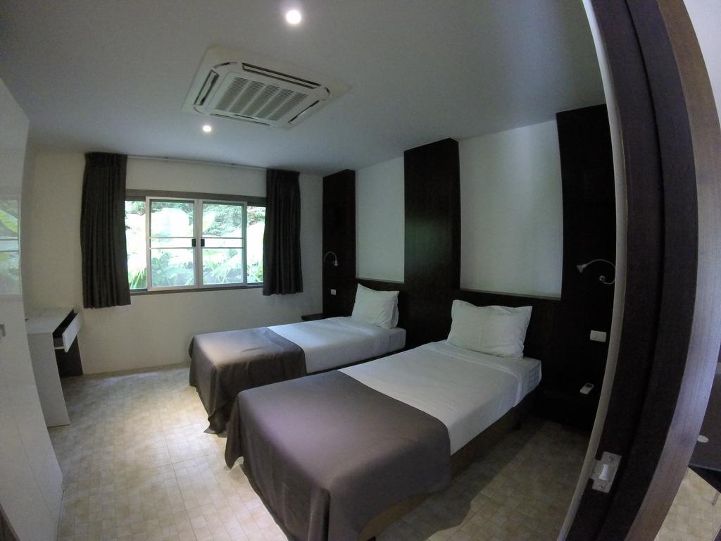 The Green Golf Condominium Kathu Rom bilde