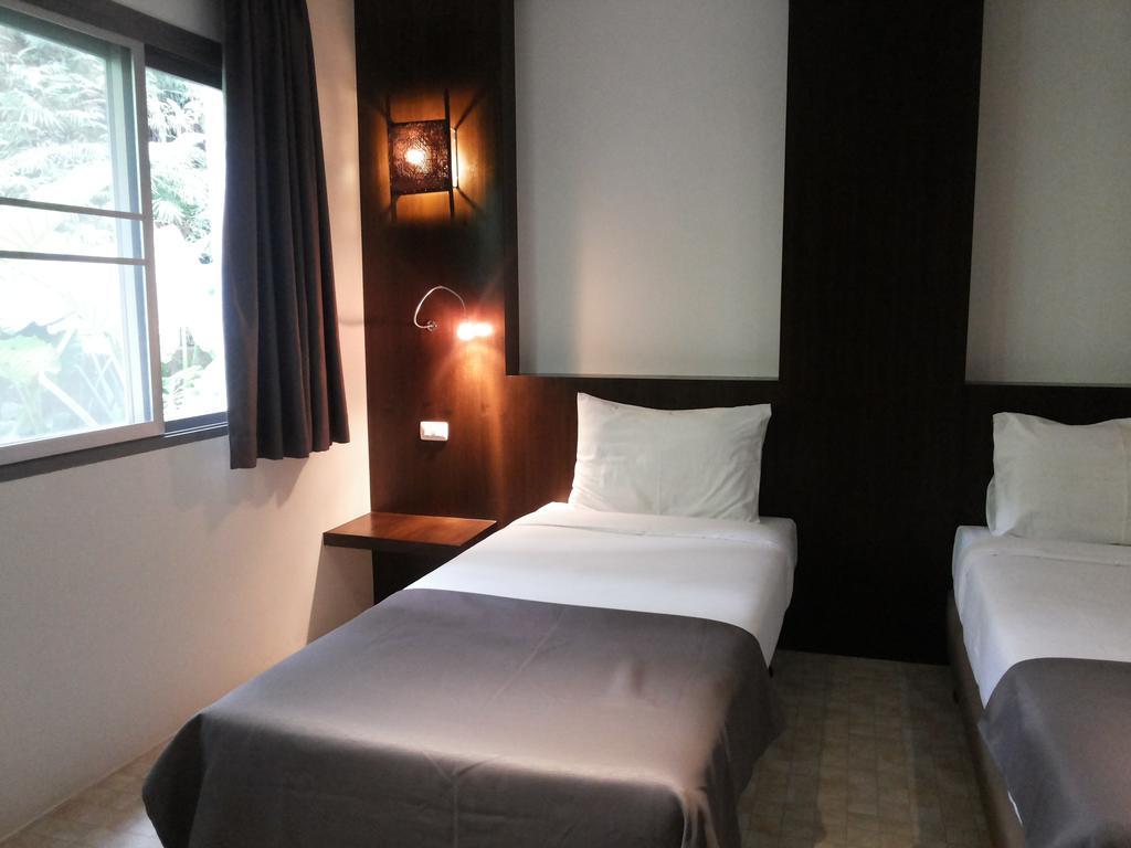 The Green Golf Condominium Kathu Rom bilde